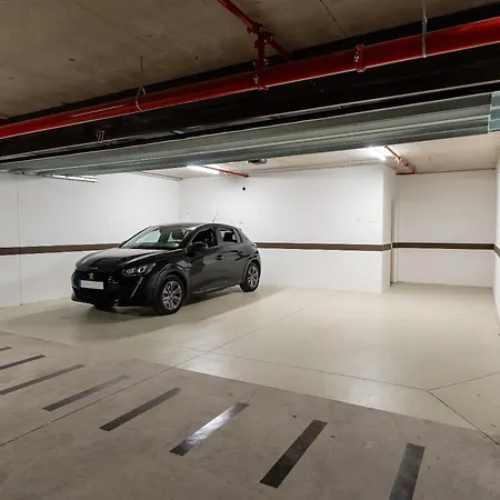 Savoy Monumentalis I By Madeira Dream *