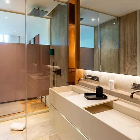 Savoy Monumentalis I By Madeira Dream