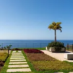 Savoy Monumentalis I By Madeira Dream アパート
