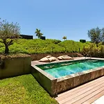 Savoy Monumentalis I By Madeira Dream アパート