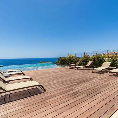 Savoy Monumentalis I By Madeira Dream 푼샬