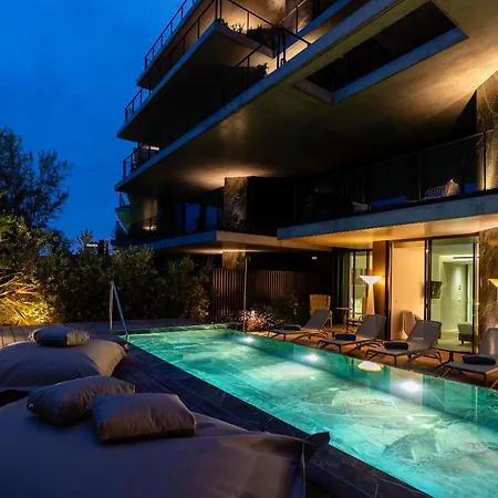 Savoy Monumentalis I By Madeira Dream