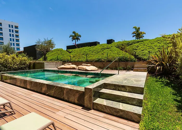 Savoy Monumentalis I By Madeira Dream