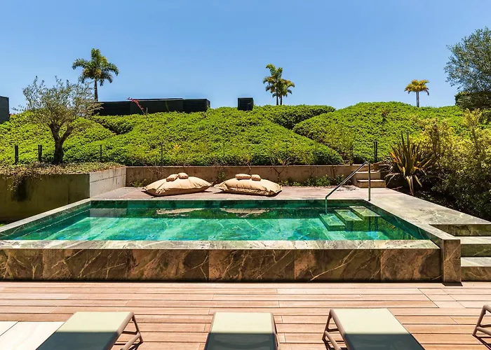 Savoy Monumentalis I By Madeira Dream