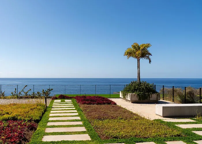 Savoy Monumentalis I By Madeira Dream アパート